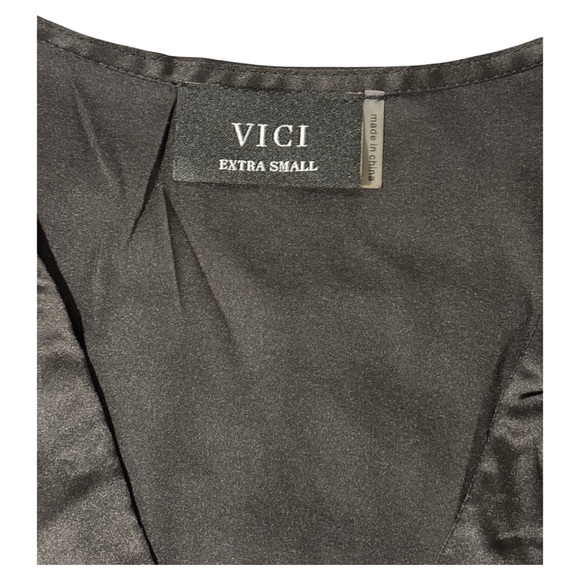 Vici Black Bodysuit with Elegant V-Neck Design - Picture 2 of 6